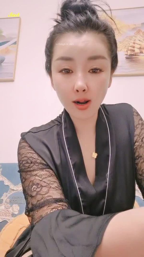 大连极品丰满美御姐御品大蜜白皙肌肤丰满大波